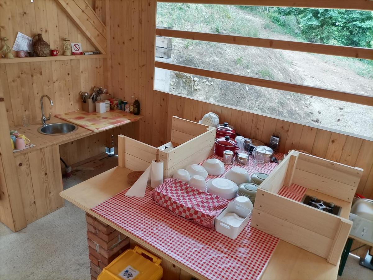 Kamp Beli Gaber Hotel Stari Trg pri Lozu Buitenkant foto