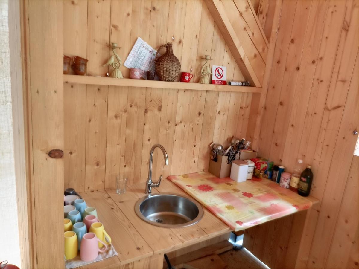Kamp Beli Gaber Hotel Stari Trg pri Lozu Buitenkant foto